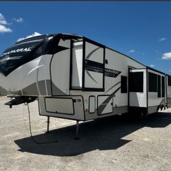 2022 Coachmen Chaparral 367BH
