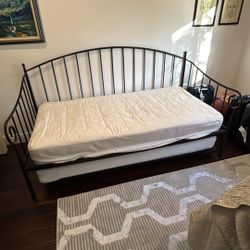 Trundle Daybed 