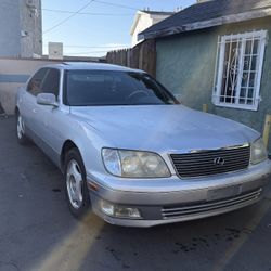 2000 Lexus LS 400