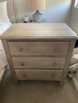 Riverside Furniture Parker 3-Drawer Nightstand with USB Ports