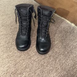  WORK BOOT 8324 BLACK SLIP/OIL RESISTANT 