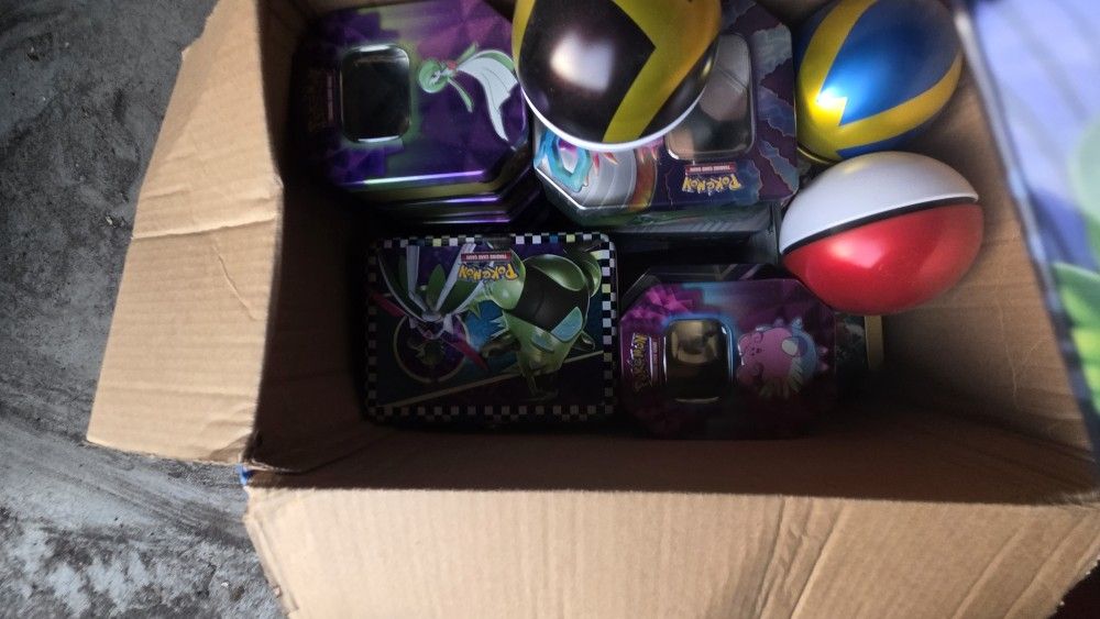 Pokemon Tins 
