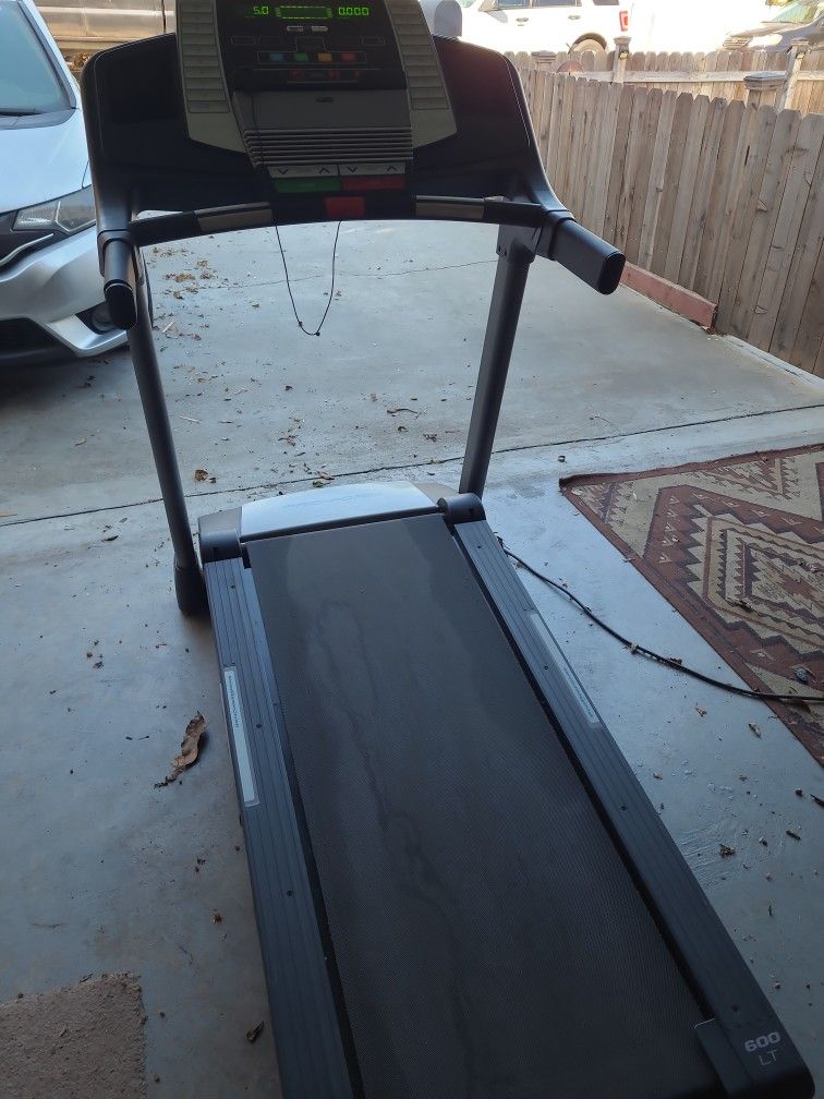 Treadmill *Pro Form 600 LT