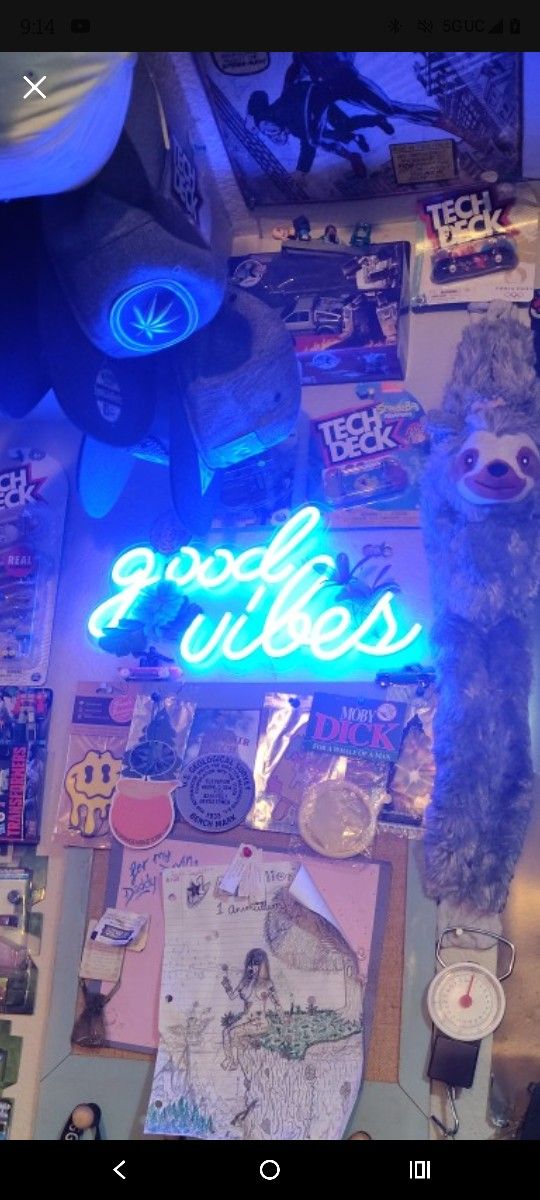 Good Vibes Neon Sign