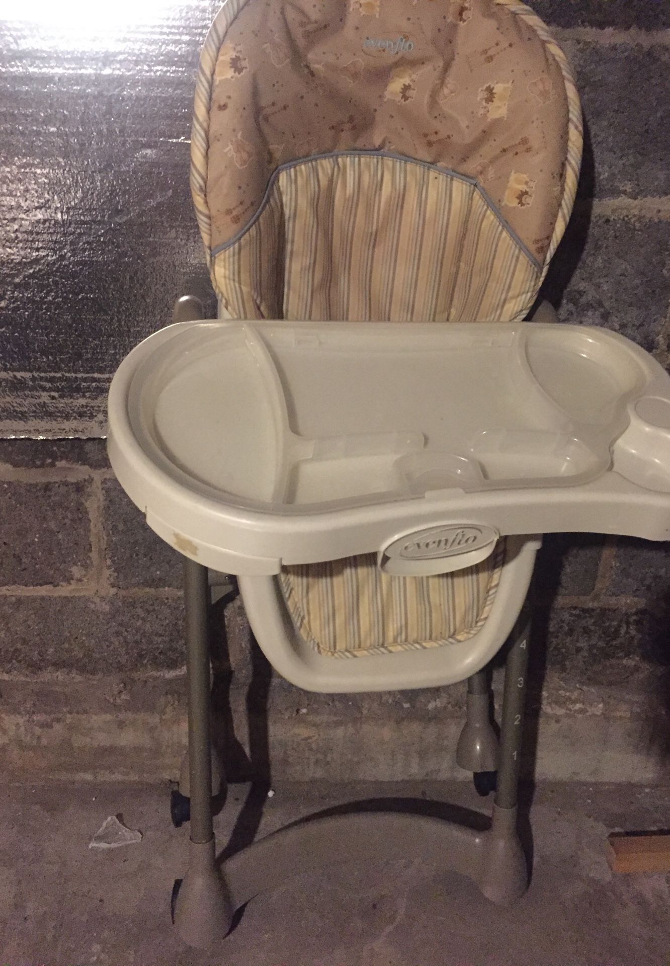 Baby hi chair like new