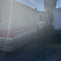 RV 30 Ft In Great Condition With Generator