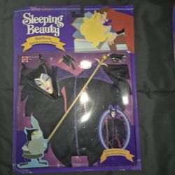 1991 Mattel Disney Barbie Sleeping Beauty Maleficent Mask and Costume Playset