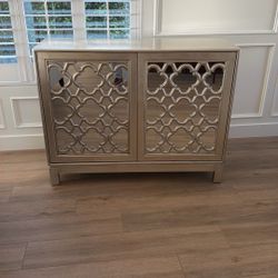 Silver Gray Sideboard Buffett Is With Mirror In-Lays ays - Hutch / China Cabinet 