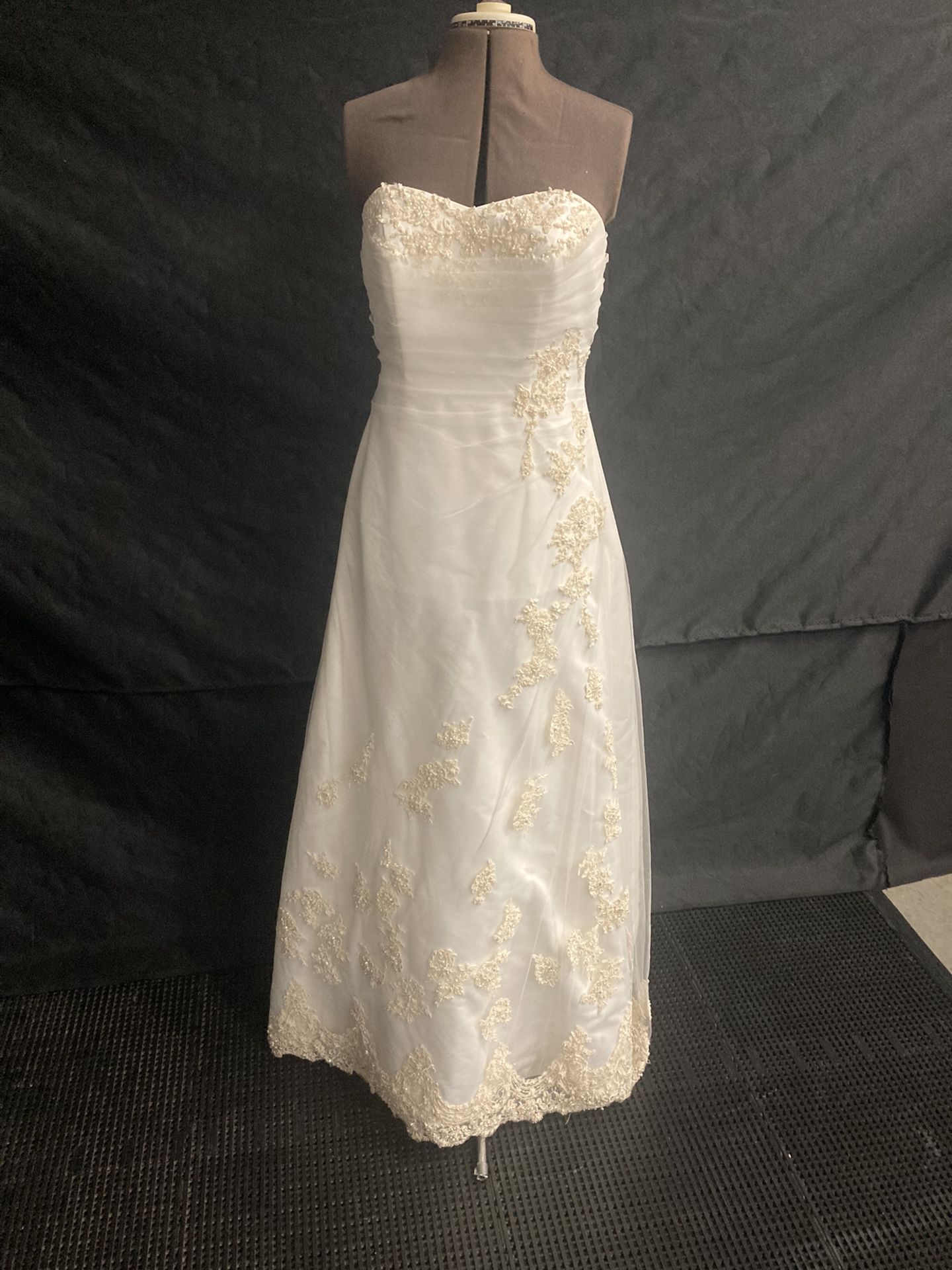 Size 12 Wedding Gown From Davids Bridal