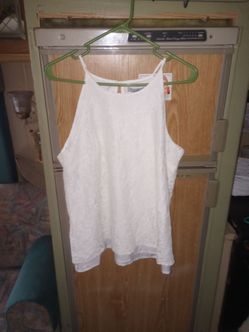 Saint Tropez White Polyester With White bLace With Flowers on It Size Medium Women's Shirt