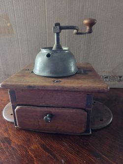 VINTAGE PARKER CAST IRON COFFEE GRINDER