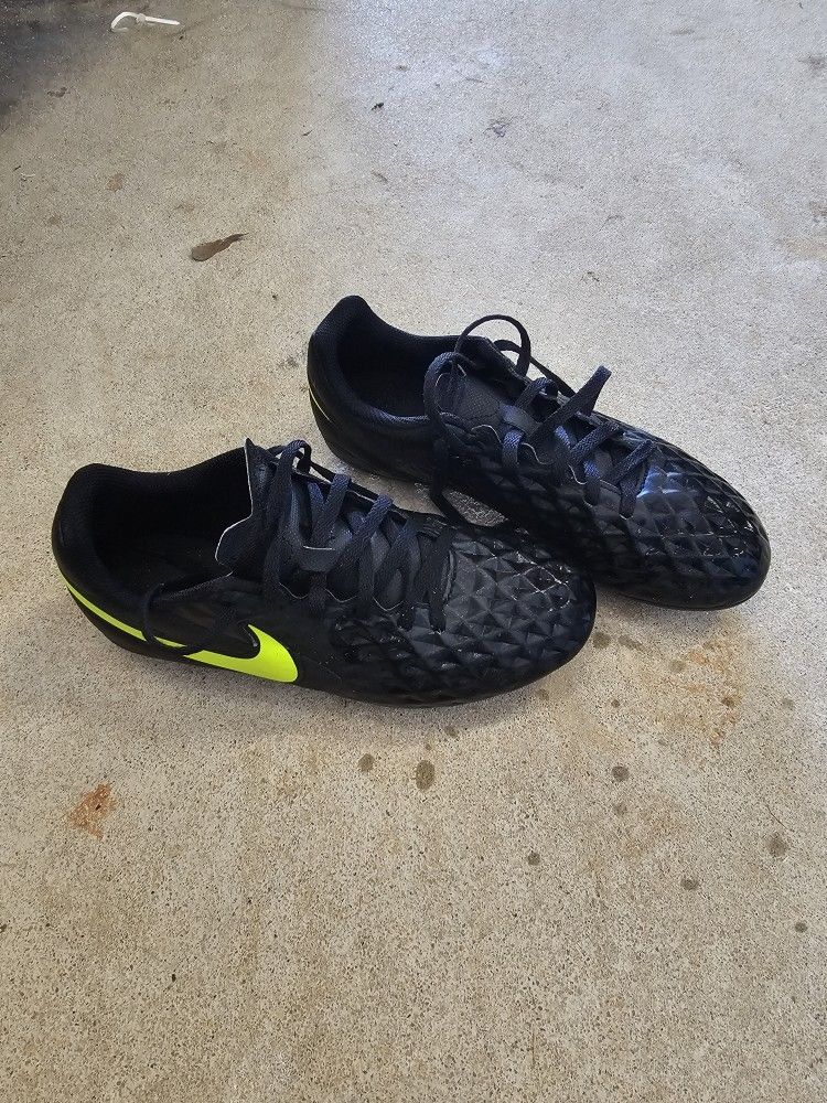 soccer cleats youth size 4