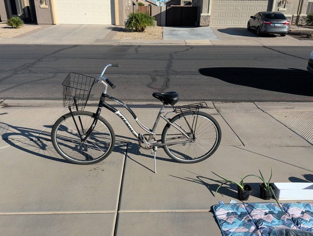 Giant Women's Cruiser Bicycle