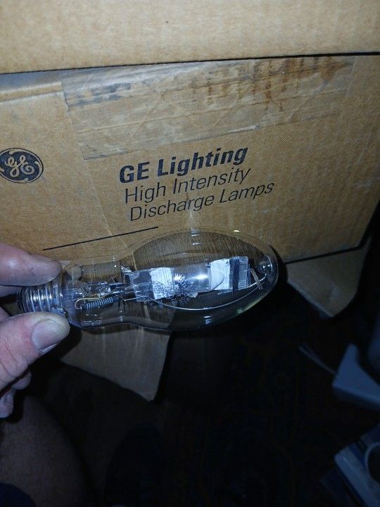GE MVR175/U/MED Light Bulb