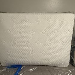 Queen Gel Memory Foam Mattress (Medium)