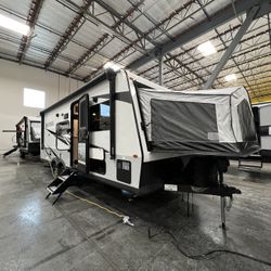 RV 25 Feet! (Super Camping)