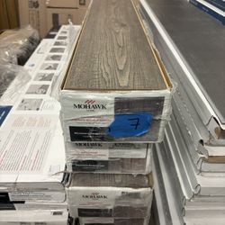 New 5 Cases of Waterproof Laminate Wood Flooring (90 square feet)