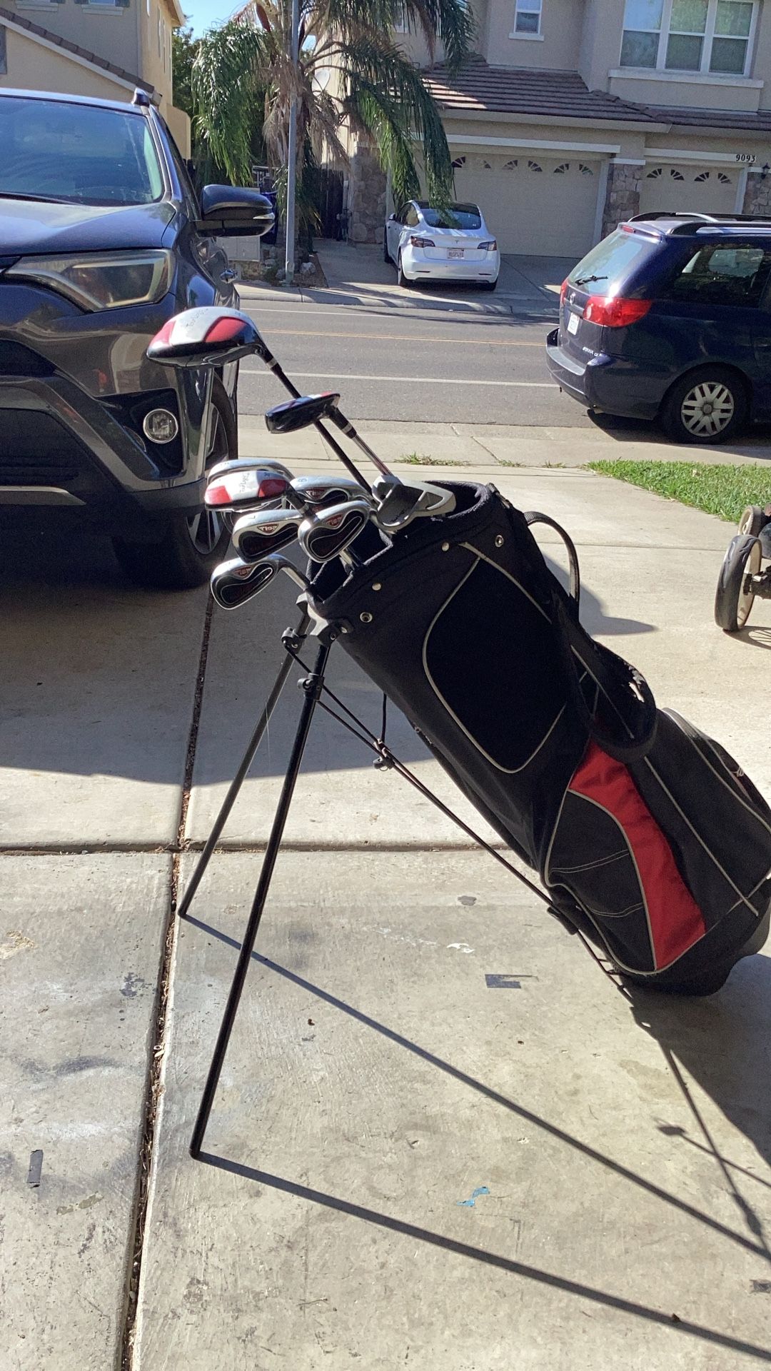 Tour Magic Complete Set Of Golf Club To Logic, Driversputter with super light to logic bag excellent condition