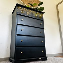 🪴 Gorgeous Vintage Solid Wood Deep Green Dresser! Delivery Available! 👀