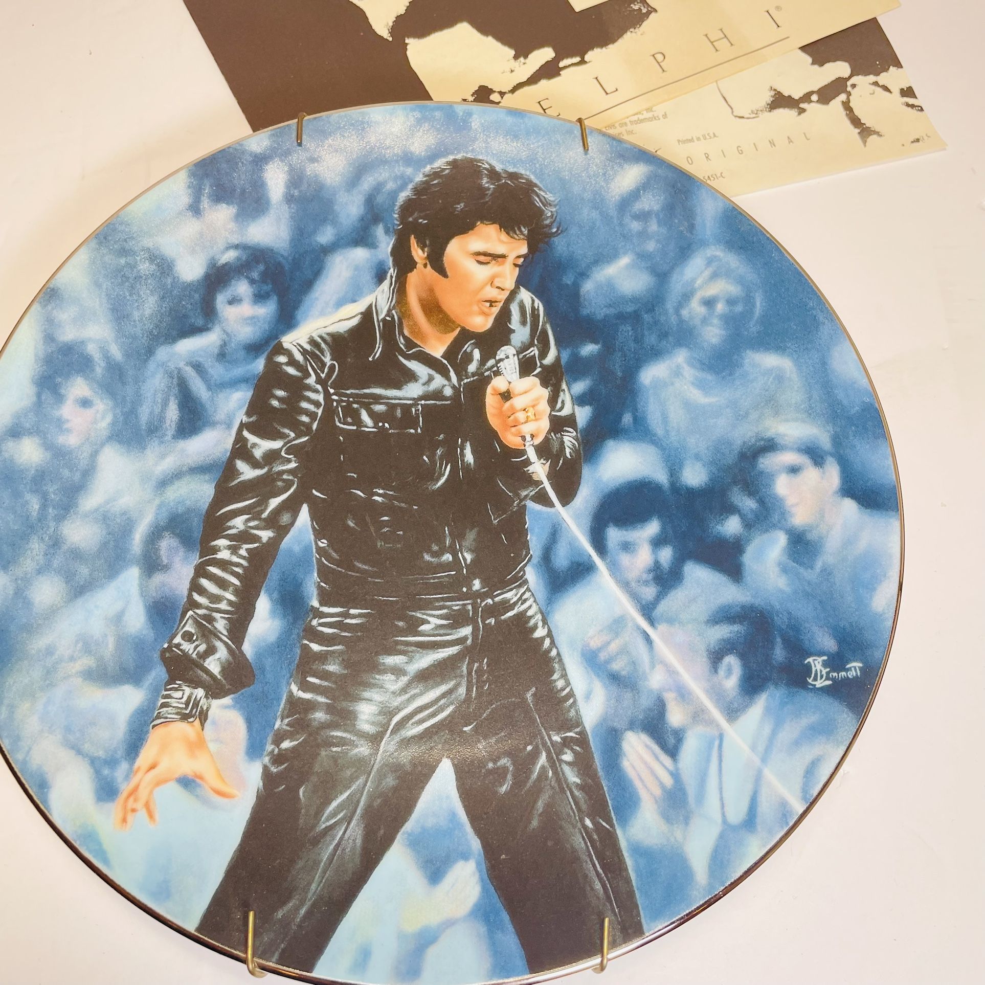 Elvis Presley collectible display glass plate in box with papers