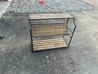 Shoe storage rack