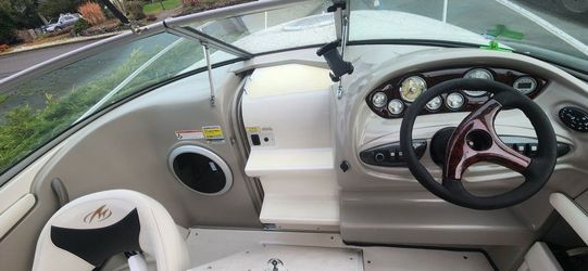 2004 Monterey Montura 228