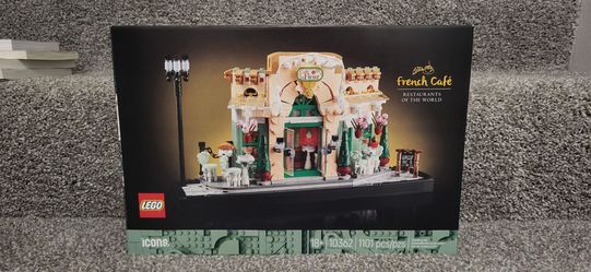 French Cafe Lego Set