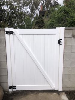 Vinyl Gates