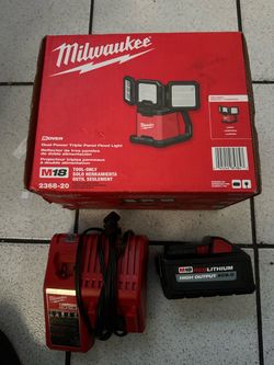 Lampara y cargador Nuevo Milwaukee