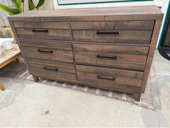 Queen bedroom set