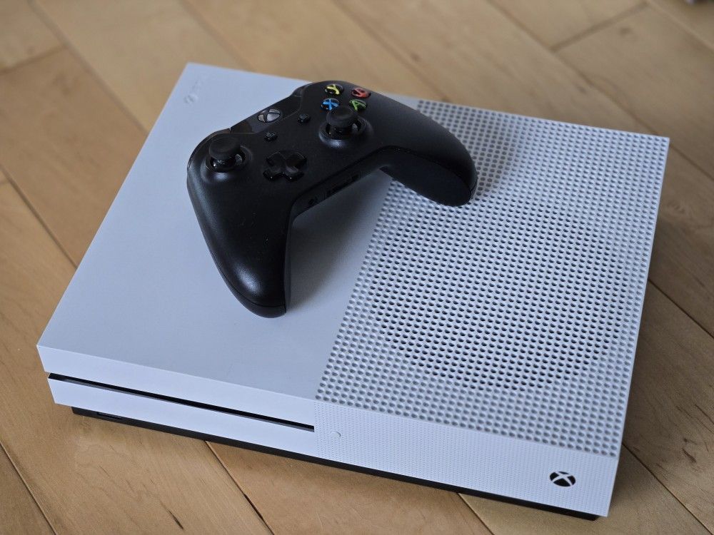 Xbox ONE S 1TB