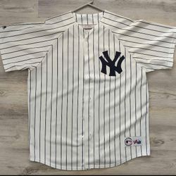 Majestic Mens Size Large Custom Baseball Yankees jersey

Perfect for the fan who's name is Sergio

$100 price is FIRM

Message if interested 