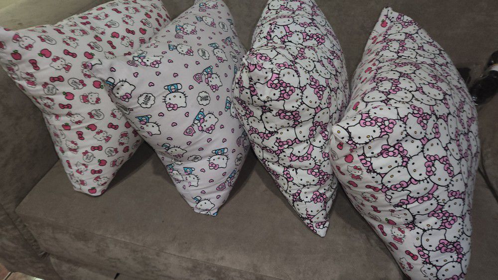4pc Hello Kitty Pillow Set 
