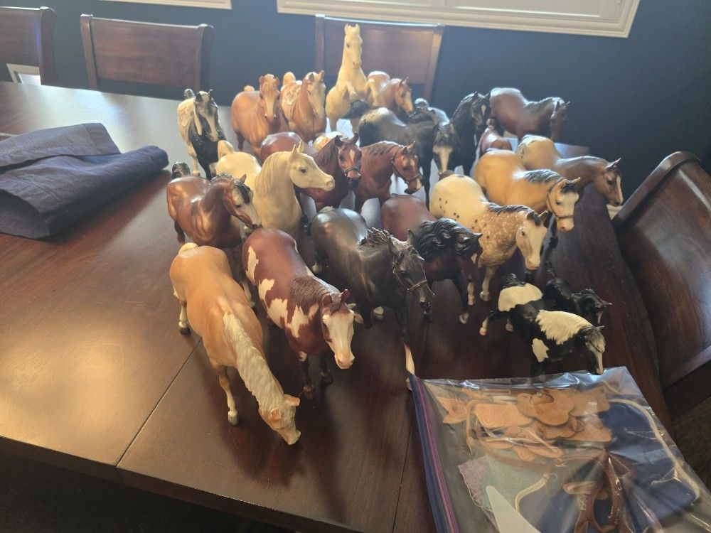 Breyer Horse Lot From 1977 (22 Horses)