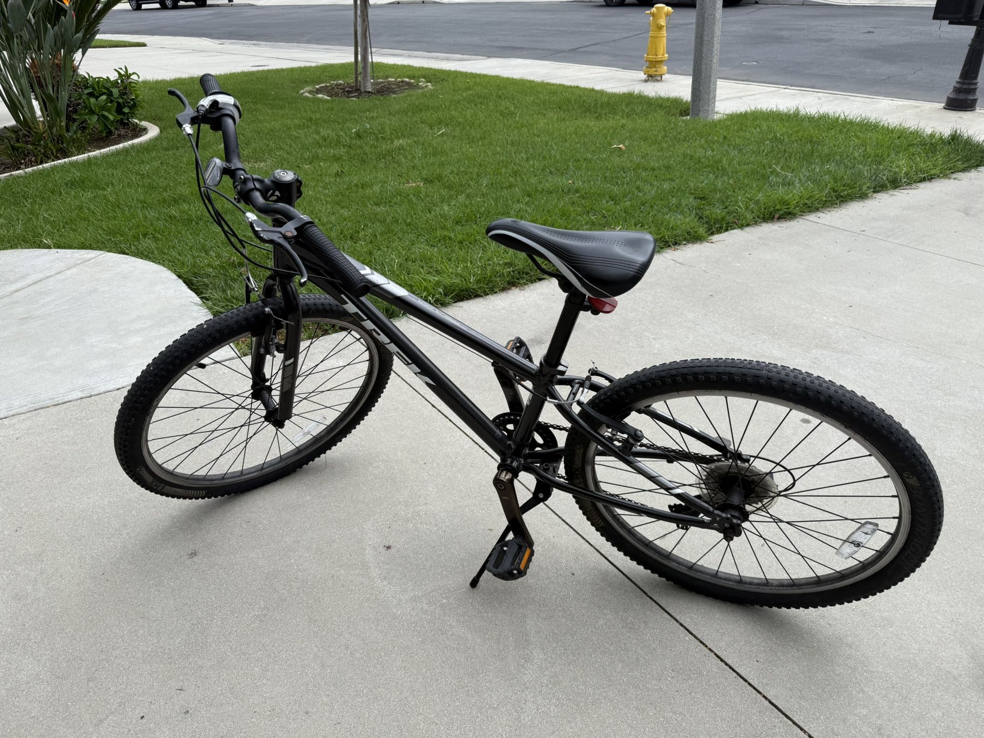 24 Inches TREK Black Bike