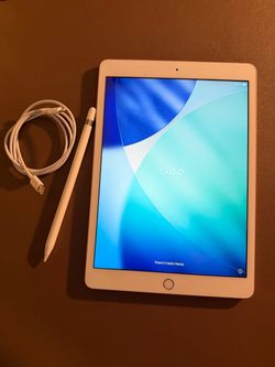 iPad 8th Gen 32GB Gold + Apple Pencil + ZAGG Keyboard