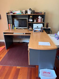L-Shaped Desk with Hutch