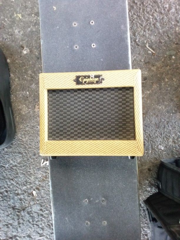 Mini Portable Guitar Amp