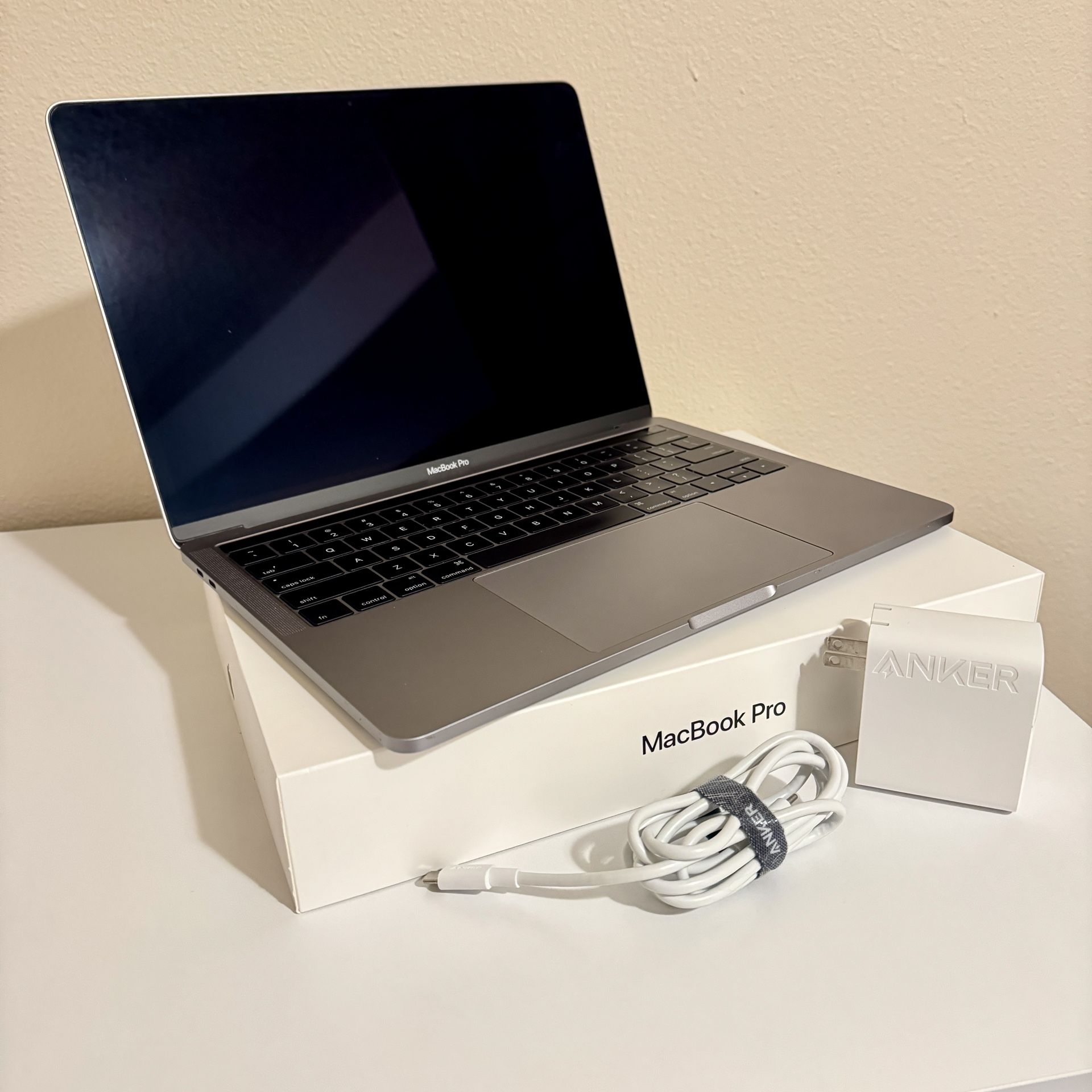 Apple MacBook Pro Touch Bar 13” Core i5 8GB Memory 512GB