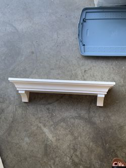 Wall shelf (white)