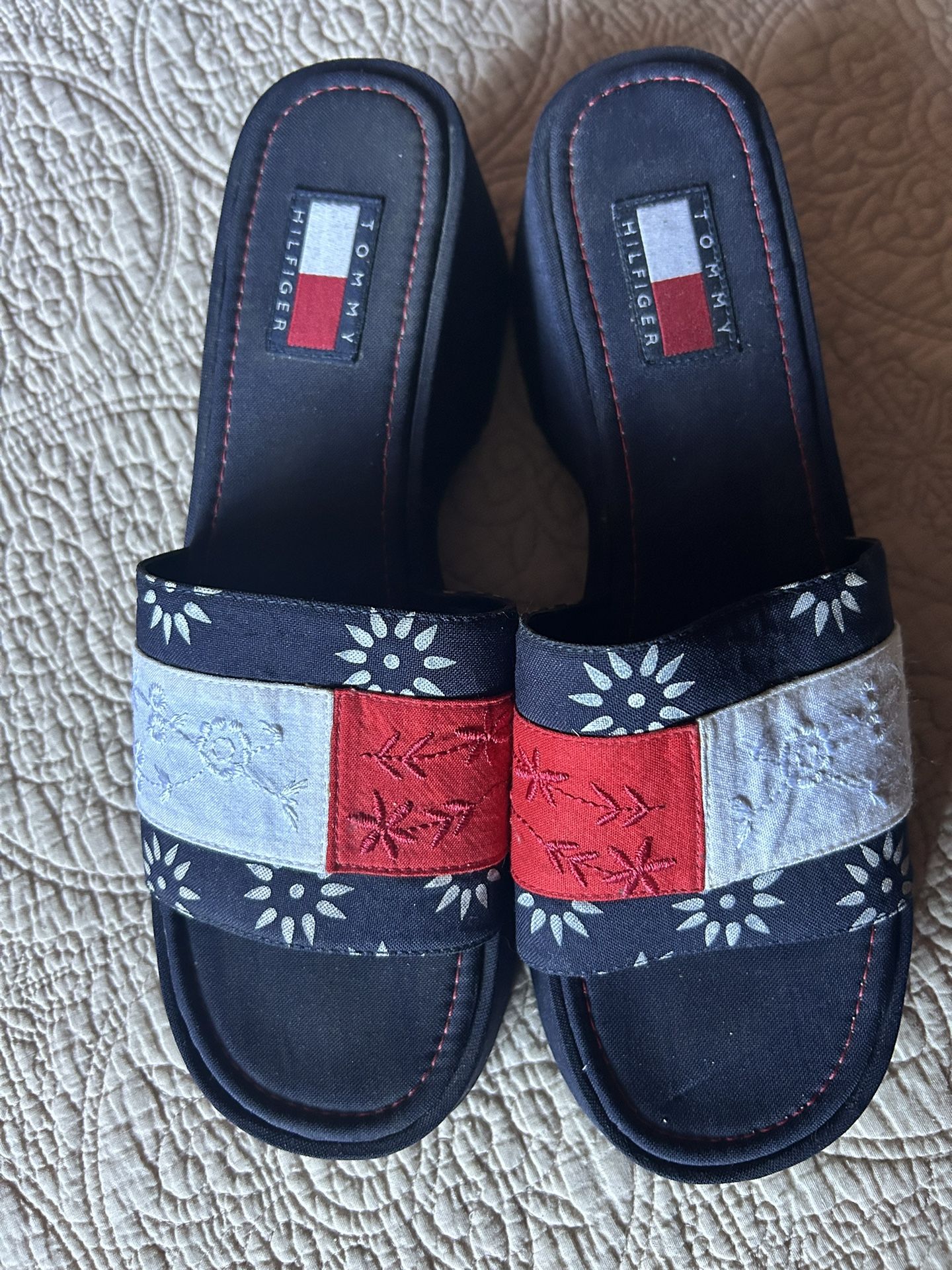 Tommy Hilfiger Open Toe Wedge Sandals. Women’s Size 10