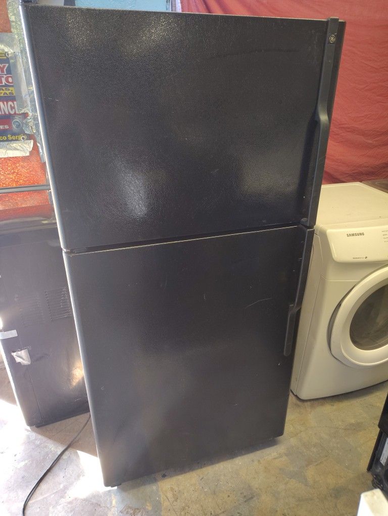 GE Refrigerator