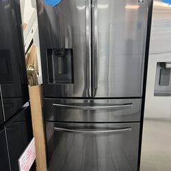 Samsung 28 cu.Ft. 4Door Showcase French Door Refrigerator