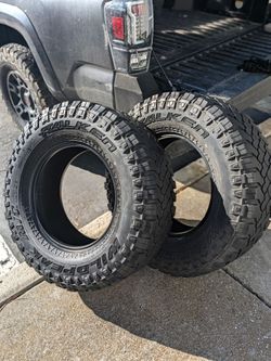 Pair of 2 33's Falcon Wildpeak 285 70r17 M/Ts