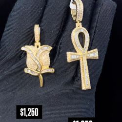 10K .87CT Baguette Diamonds Rose Pendant 