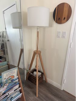 Floor lamp