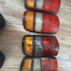 03 Chevy Tahoe Tail Light Parts 