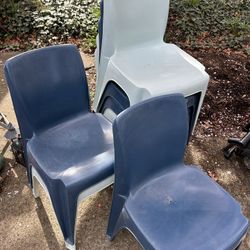 Outdoor/Indoor Chairs - 8 Stackable 