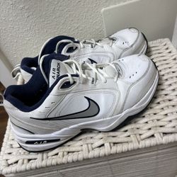 Men’s 10.5 Nike 