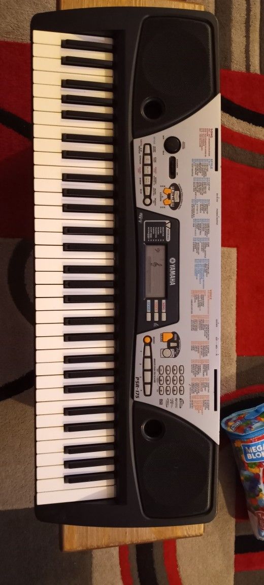 YAMAHA (PSR-175) KEYBOARD